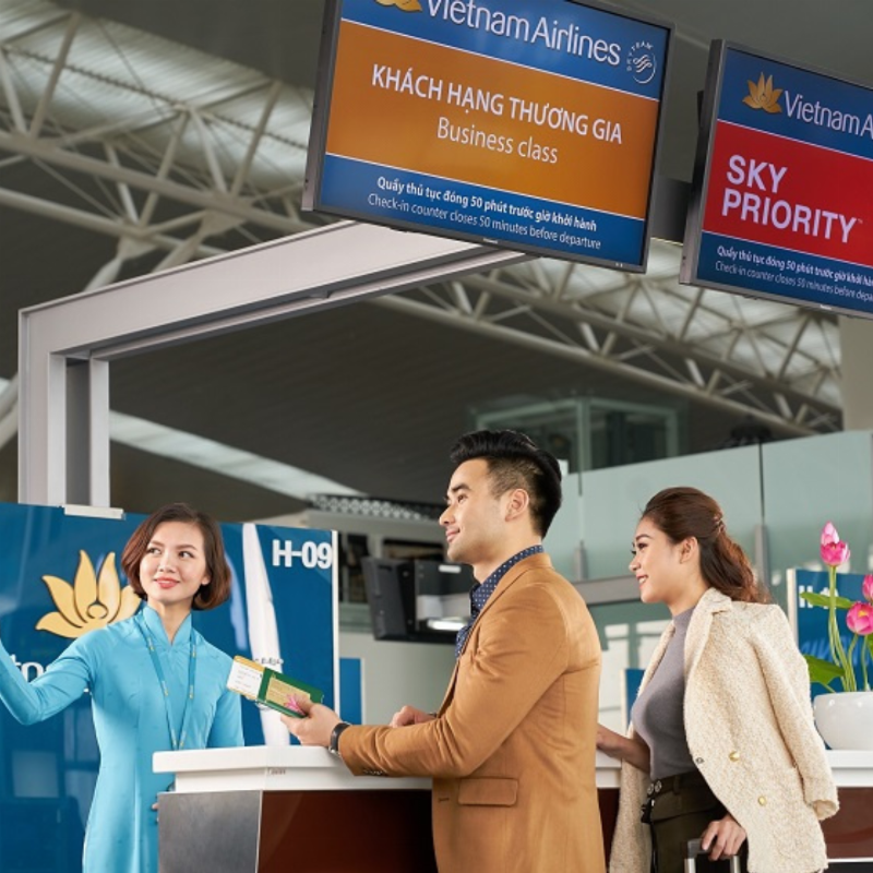 Giao dien ung dung hoac website dat xe dua don san bay Noi Bai Ha Noi tren dien thoai hoac may tinh